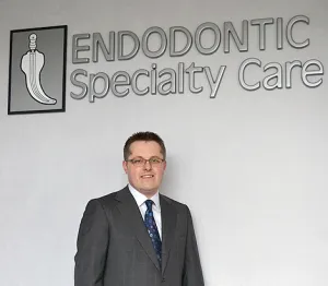 Foto: Chicago IL Endodontist Dr. John Nowak en Atención especializada en endodoncia